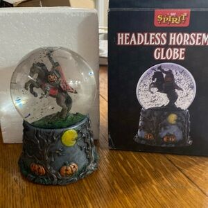 Spirit headless Horseman Snowglobe
